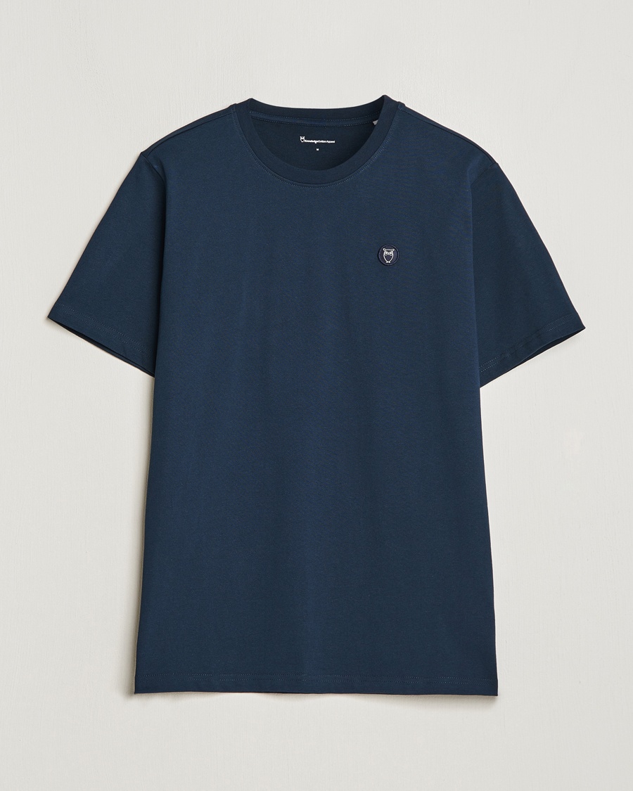 KnowledgeCotton Apparel Loke Badge T-Shirt Total Eclipse – Bleu