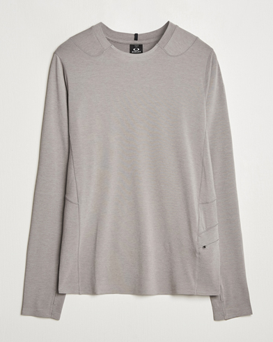 Heren | T-Shirts | Oakley | Latitude Flight Shell T-Shirt Cement