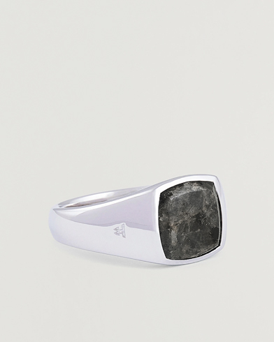 Tom Wood Kay Ring Black Larvikite – Zilver
