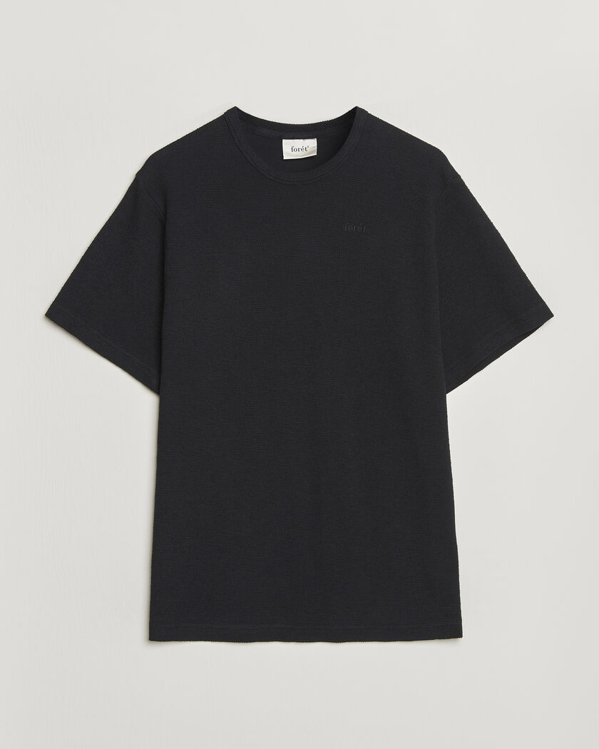 Forét Fir Structured T-Shit Black – Zwart