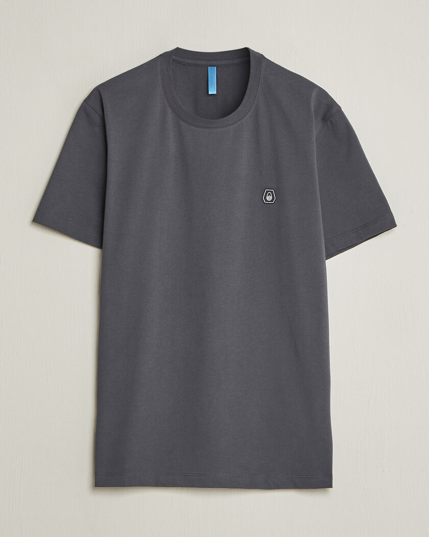 Sail Racing Fleet T-Shirt Dark Steel Blue – Blauw