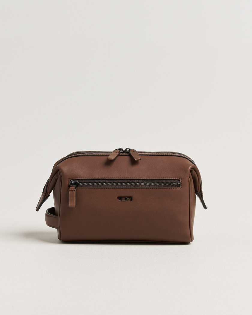 TUMI Framed Travel Kit Cognac – Bruin