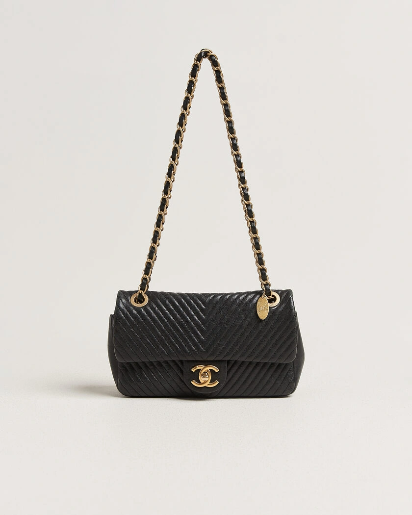 Chanel Pre-Owned Chevron Small Flap Bag Black – Zwart