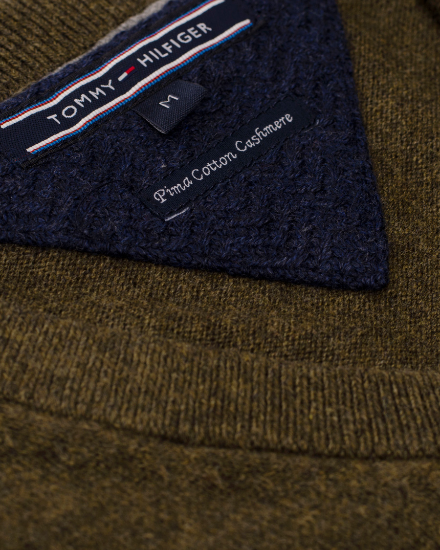 Heren | Truien | Tommy Hilfiger | Pima Cotton Cashmere V-neck Pullover Beech Green