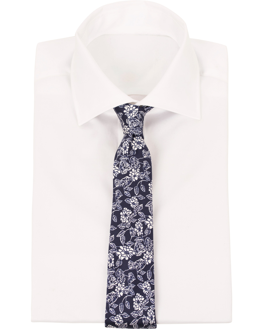 Homme | Eton Flower Tie 7 cm Navy | Eton | Flower Tie 7 cm Navy