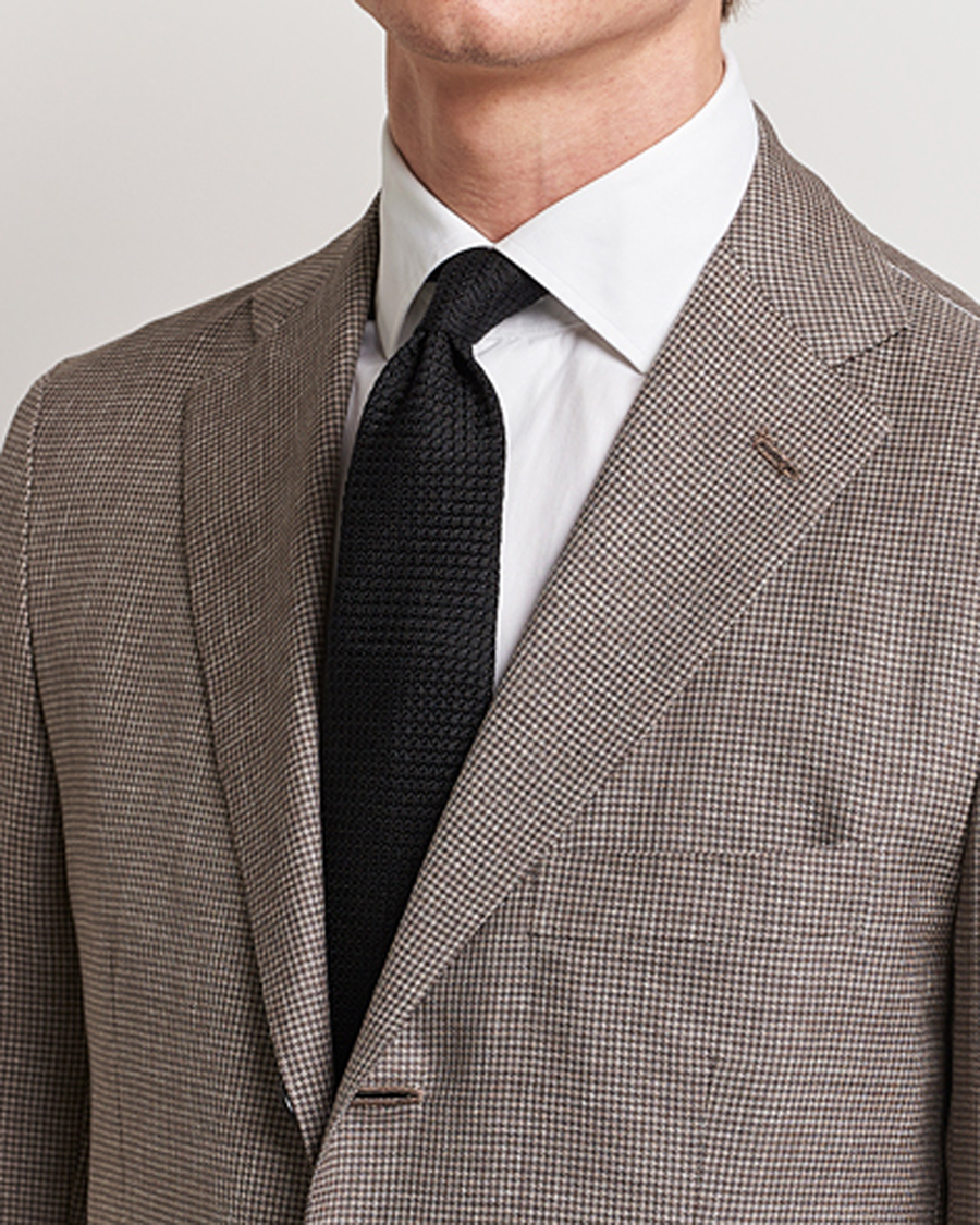 Homme | Drake's Silk Grenadine Handrolled 8 cm Tie Black | Drake's | Silk Grenadine Handrolled 8 cm Tie Black