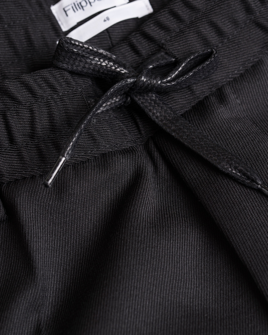Homme | Pantalons | Filippa K | Noah Cropped Slacks Black