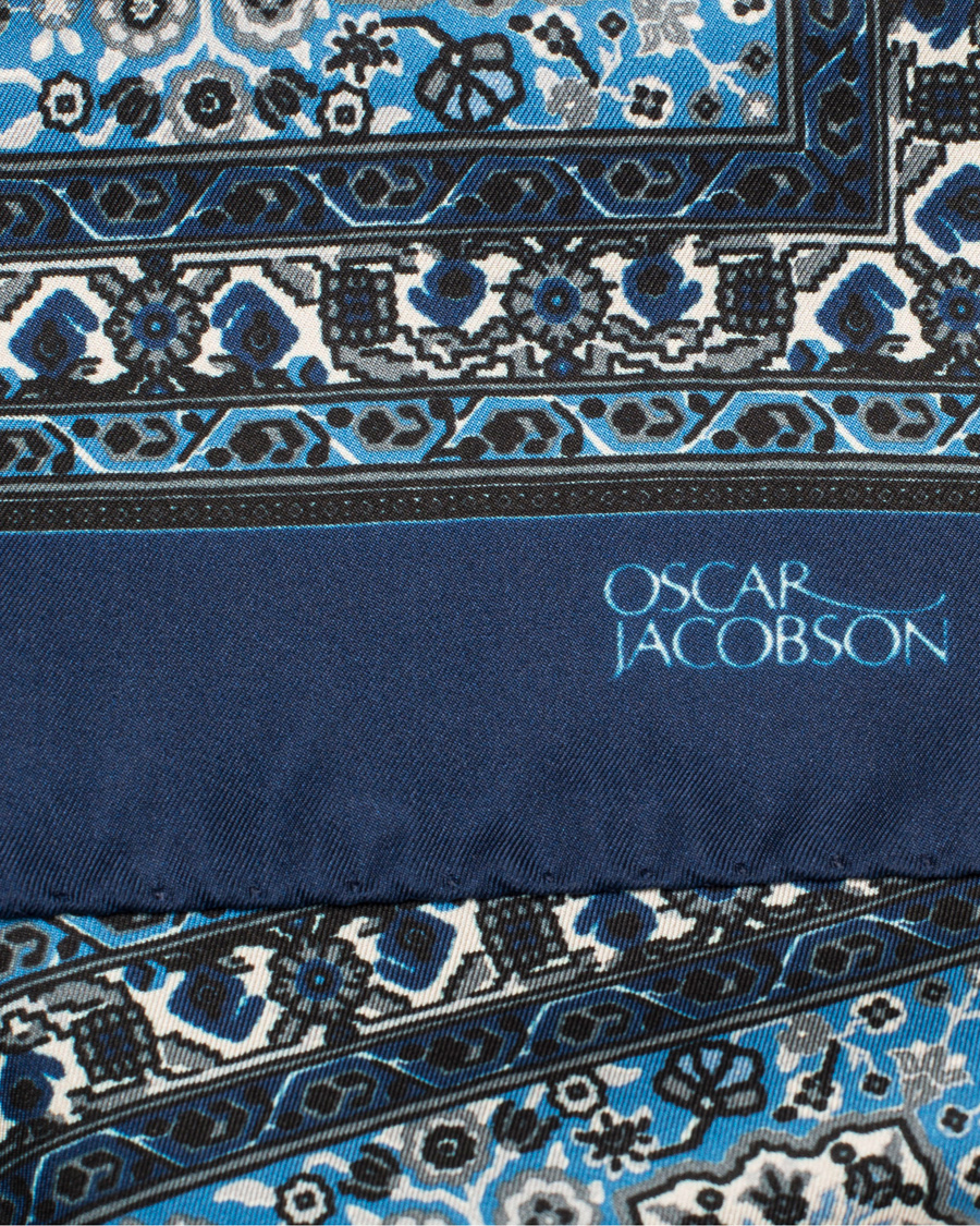 Homme | Oscar Jacobson Carpet Design Paisley Pocket Square Dark Blue | Oscar Jacobson | Carpet Design Paisley Pocket Square Dark Blue