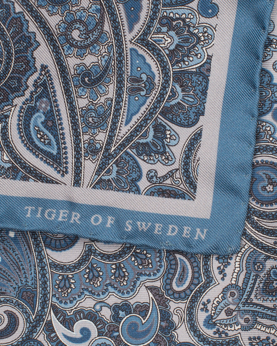 Homme | Tiger of Sweden Forsten Printed Paisley Pocket Square Blue | Tiger of Sweden | Forsten Printed Paisley Pocket Square Blue