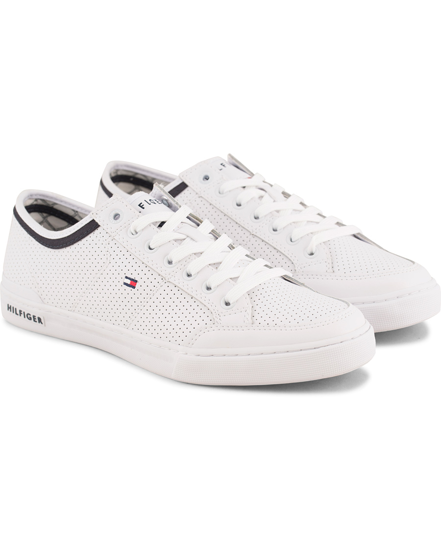 Homme | Tommy Hilfiger Harrington Leather Perforated Sneaker White | Tommy Hilfiger | Harrington Leather Perforated Sneaker White