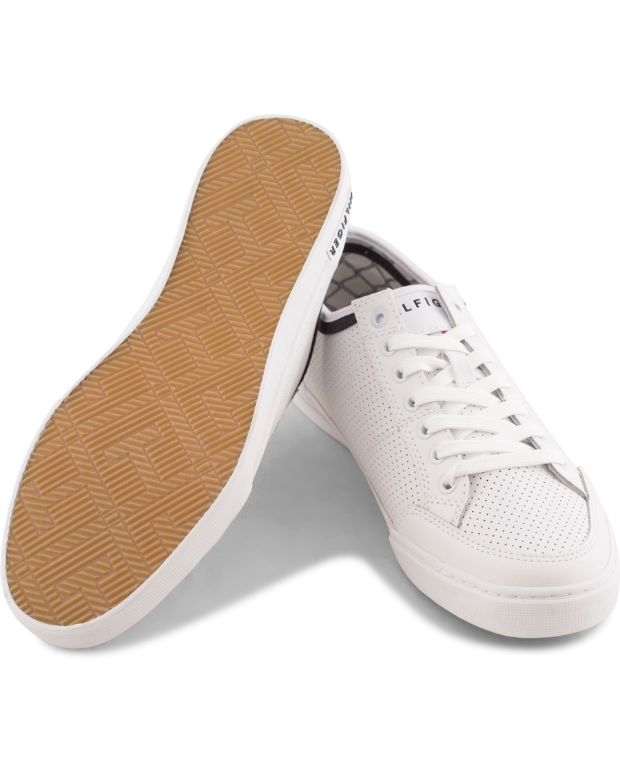 Homme | Tommy Hilfiger Harrington Leather Perforated Sneaker White | Tommy Hilfiger | Harrington Leather Perforated Sneaker White