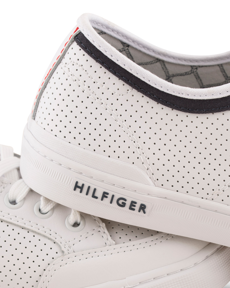 Homme | Tommy Hilfiger Harrington Leather Perforated Sneaker White | Tommy Hilfiger | Harrington Leather Perforated Sneaker White