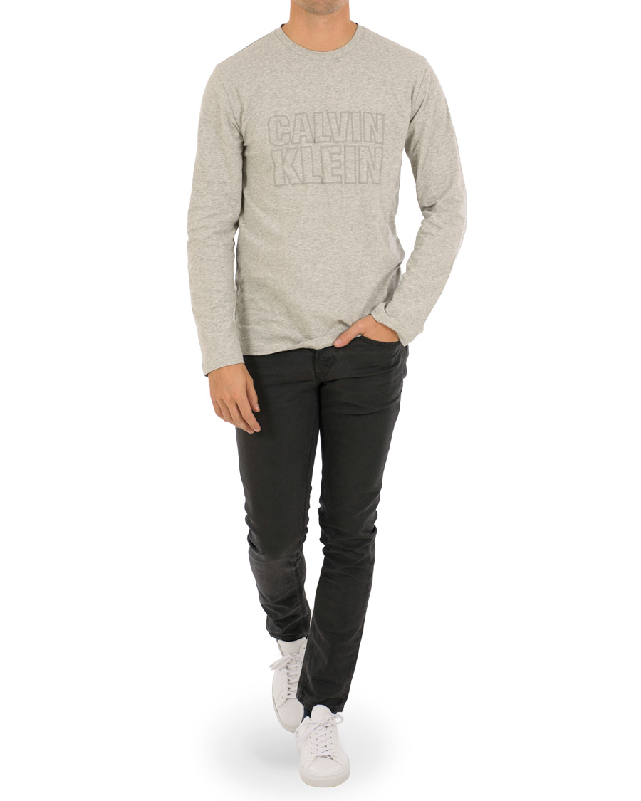 Homme | T-shirts | Calvin Klein | Jeans Logo Long Sleeve Crew Neck Tee Grey