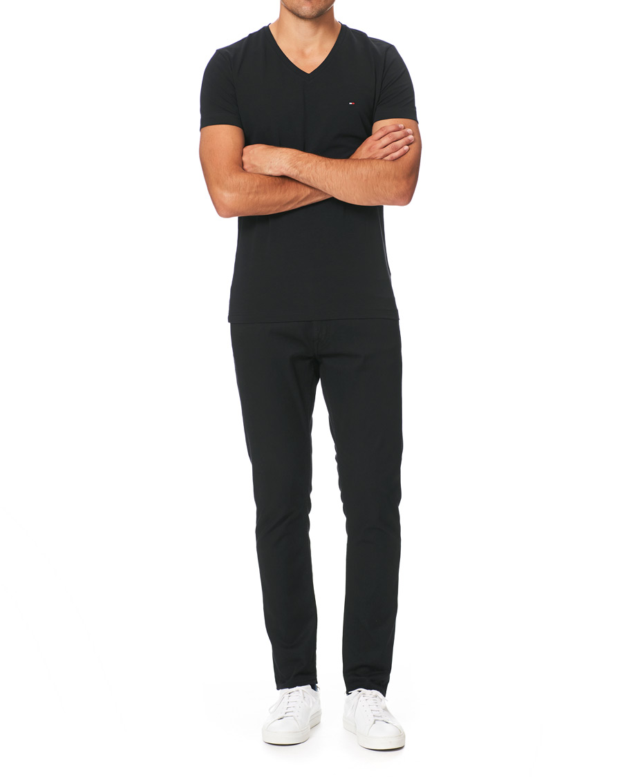 Homme | T-shirts | Tommy Hilfiger | Slim Fit Stretch V-Neck Tee Flag Black
