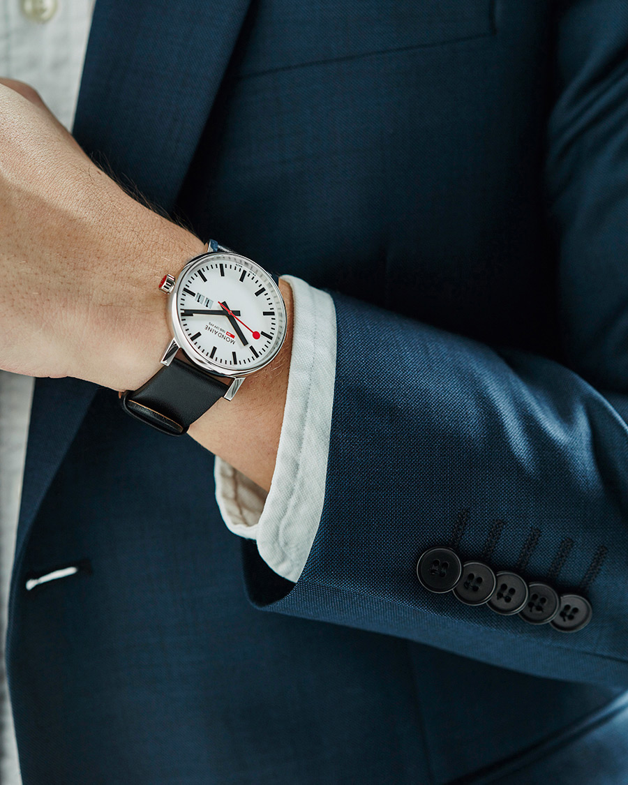 Homme | Mondaine Evo 2 Big Date Sapphire Black 40mm | Mondaine | Evo 2 Big Date Sapphire Black 40mm