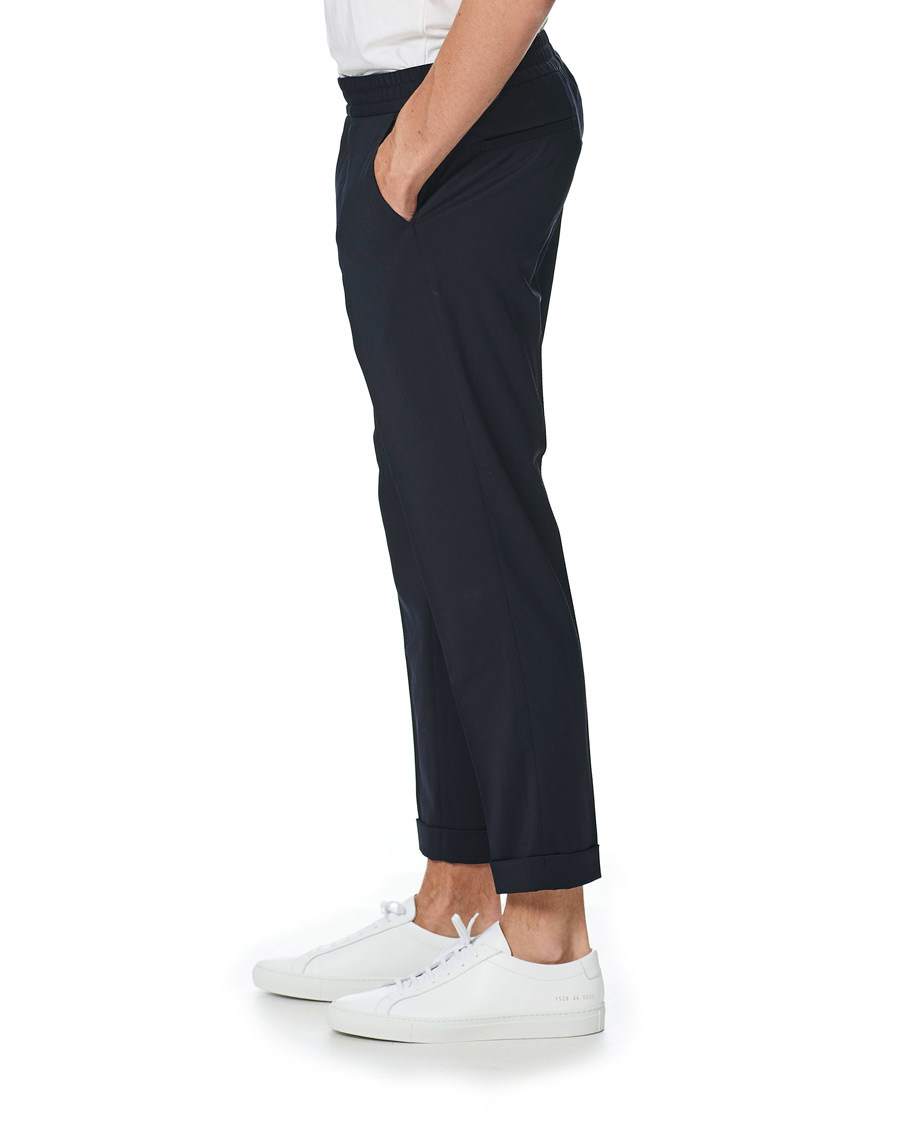 Homme | Pantalons | Filippa K | Terry Gabardine Cropped Turn Up Trousers Navy