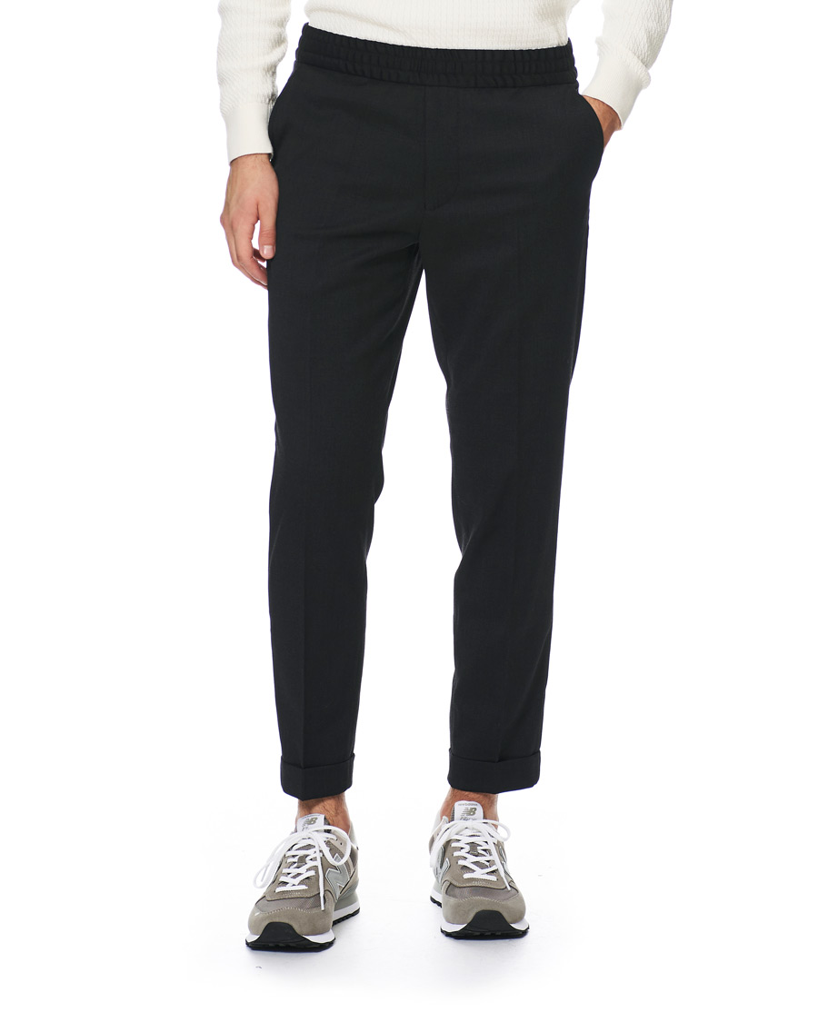 Homme | Pantalons | Filippa K | Terry Gabardine Cropped Turn Up Trousers Antracite
