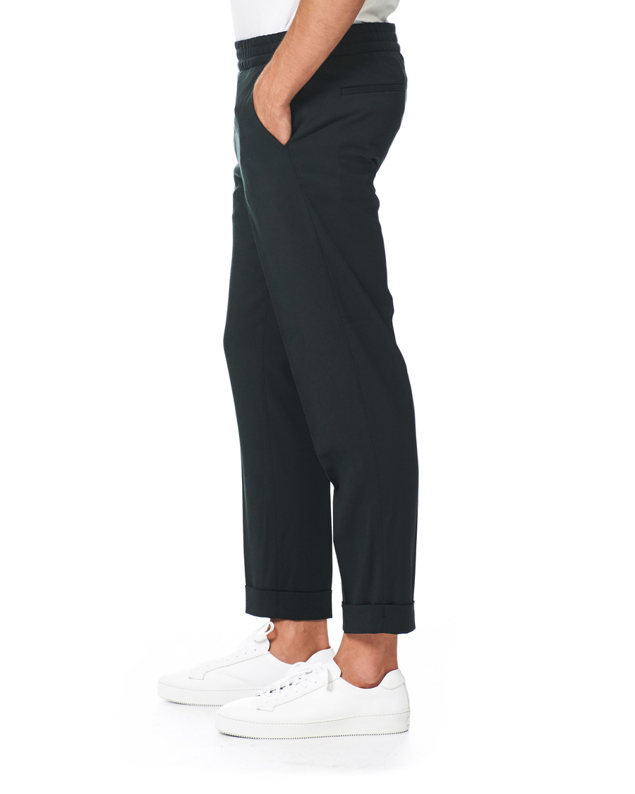 Homme | Pantalons | Filippa K | Terry Gabardine Cropped Turn Up Trousers Dark Spruce