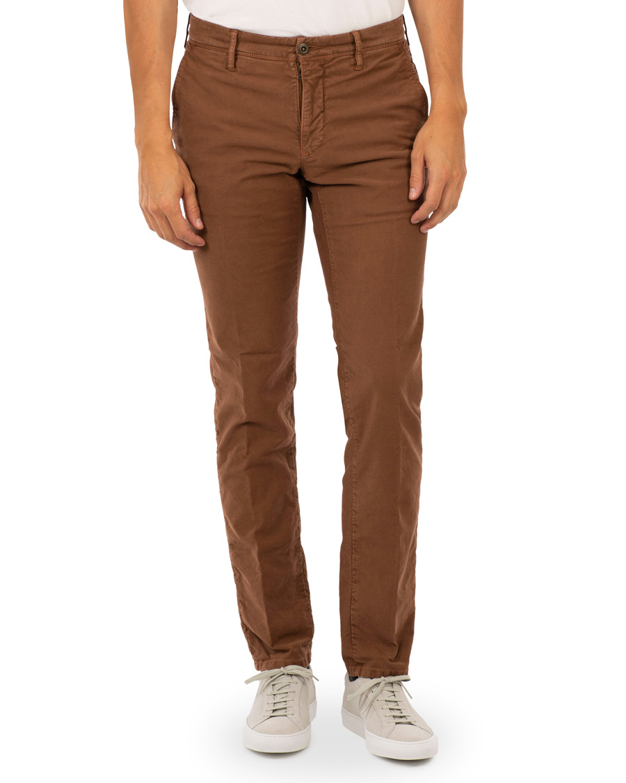 Homme | Pantalons | Incotex | Slim Fit Garment Dyed Washed Slacks Terracotta