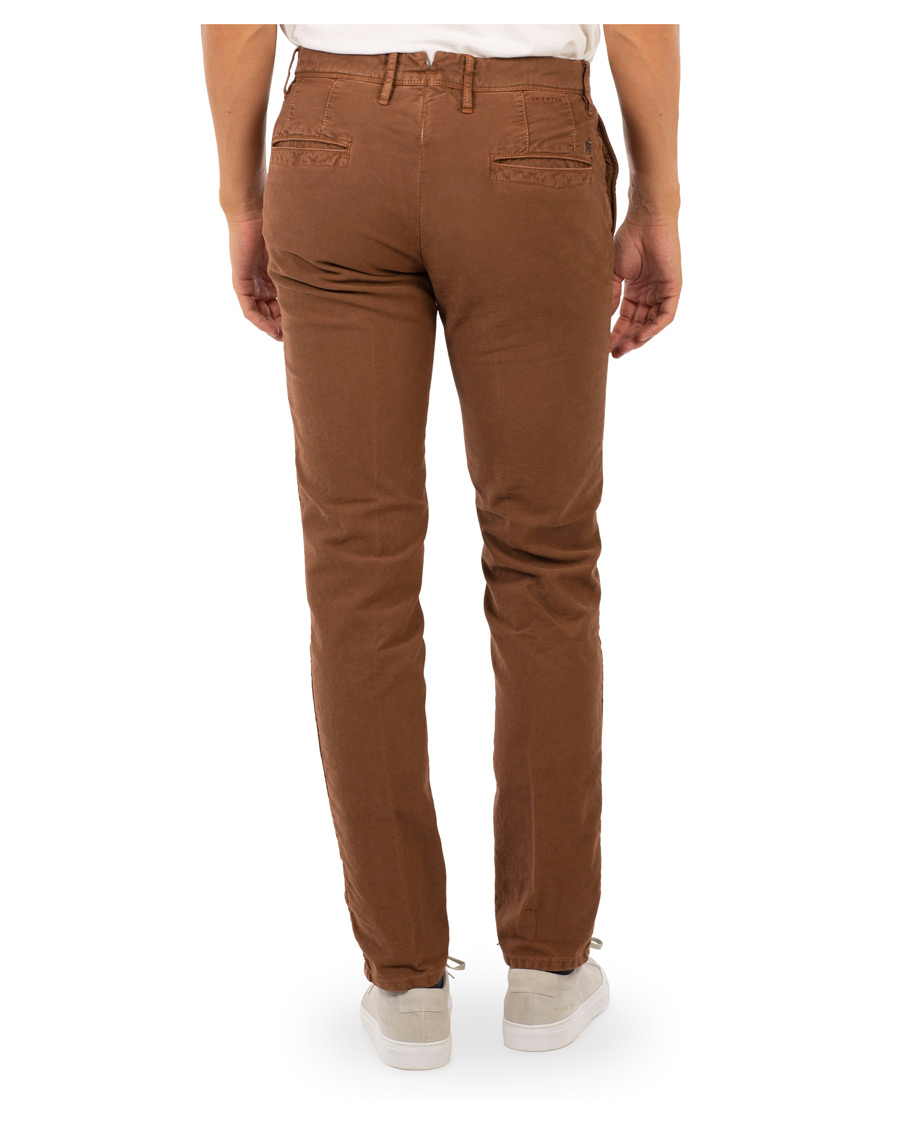 Homme | Pantalons | Incotex | Slim Fit Garment Dyed Washed Slacks Terracotta
