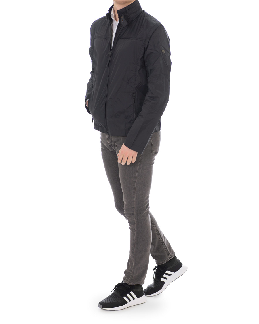 Homme | adidas Originals Swift Run Barrier Sneaker Core Black | adidas Originals | Swift Run Barrier Sneaker Core Black