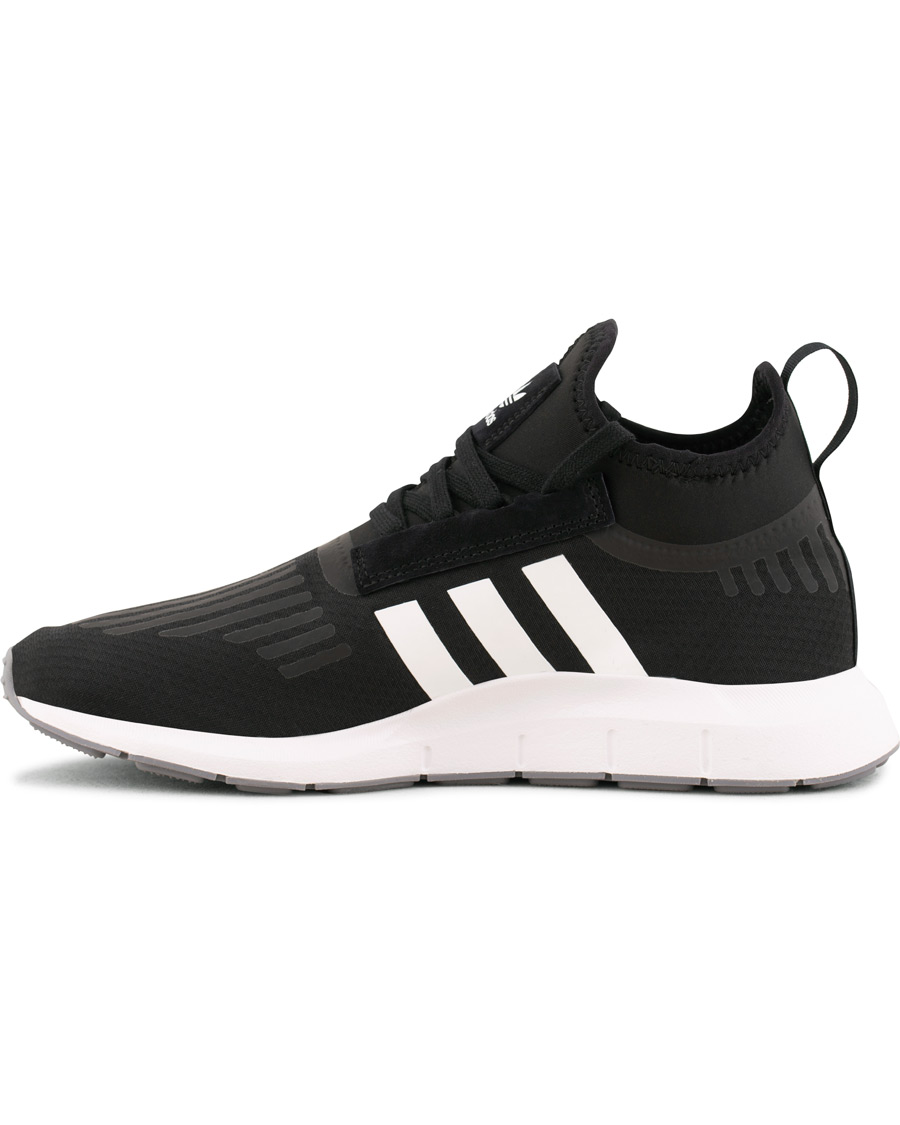 Homme | adidas Originals Swift Run Barrier Sneaker Core Black | adidas Originals | Swift Run Barrier Sneaker Core Black