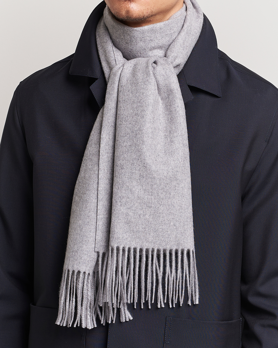 Heren | Piacenza Cashmere Cashmere Scarf Light Grey | Piacenza Cashmere | Cashmere Scarf Light Grey