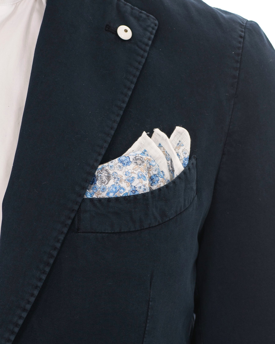 Homme | Amanda Christensen Linen Printed Flower Pocket Square White | Amanda Christensen | Linen Printed Flower Pocket Square White