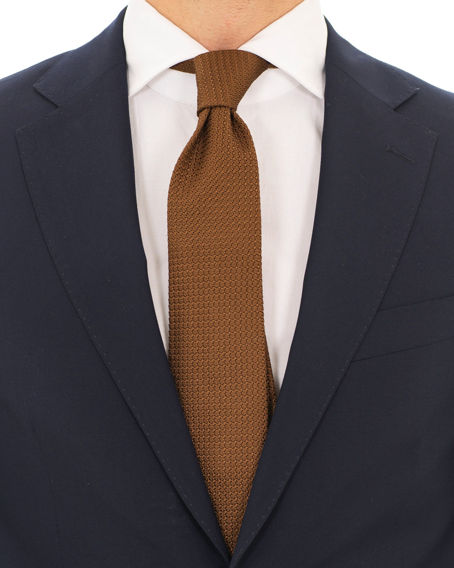 Homme | Amanda Christensen Silk Grenadine 8 cm Tie Brown | Amanda Christensen | Silk Grenadine 8 cm Tie Brown
