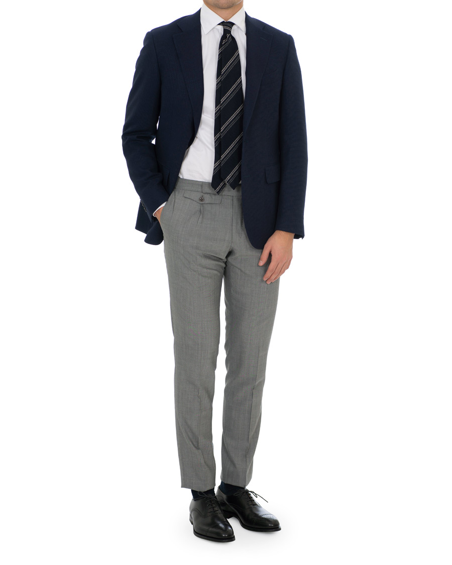Homme | Pantalons | Incotex | Slim Fit Pleated Super 130's Wool Trousers Light Grey