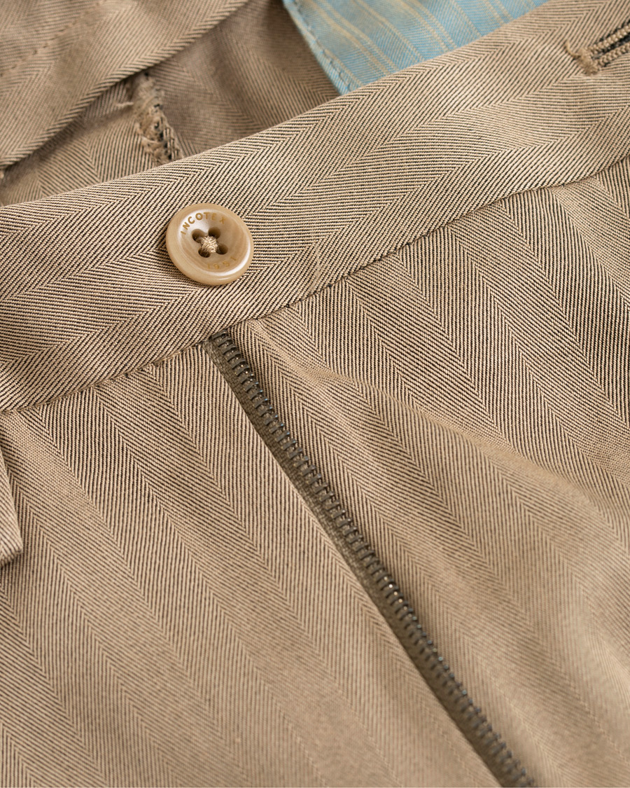 Homme | Pantalons | Incotex | Solaro High Waist Side Adjuster Pleated Chino Tobacco