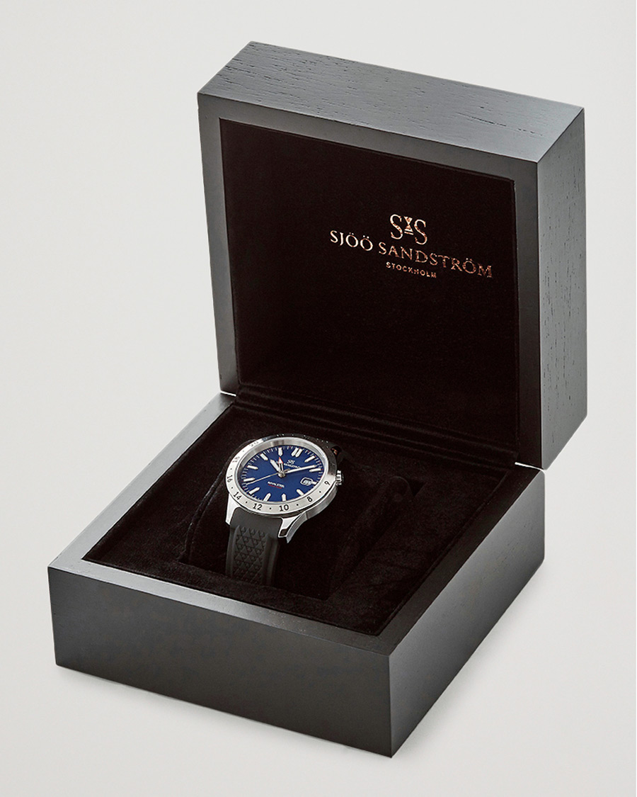 Homme | Sjöö Sandström Royal Steel Worldtimer 41mm Blue with Rubber | Sjöö Sandström | Royal Steel Worldtimer 41mm Blue with Rubber