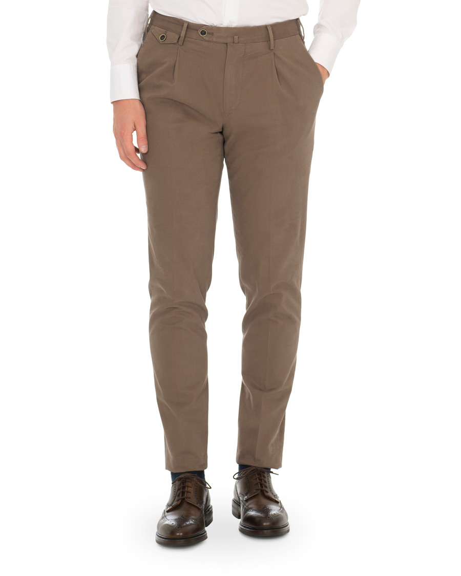 Homme | Pantalons | PT01 | Gentleman Fit Pleated Cotton Trousers Brown