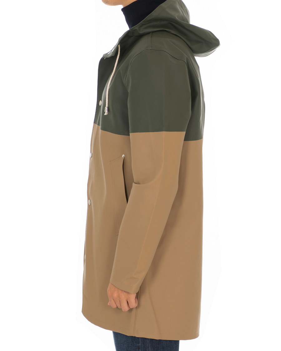 Heren | Jassen | Stutterheim | Stockholm Blocked Raincoat Green/Brown
