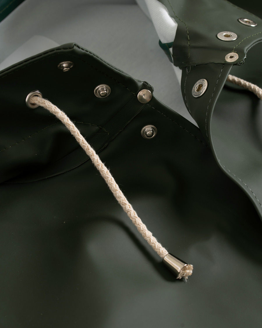 Heren | Jassen | Stutterheim | Stockholm Blocked Raincoat Green/Brown