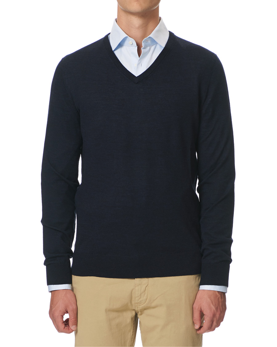 Heren | Truien | Tiger of Sweden | Rael V-Neck Pullover Navy