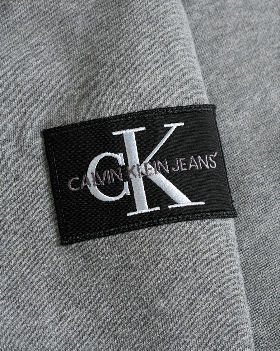 Heren | Truien | Calvin Klein Jeans | Monogram Sleeve Badge Sweatshirt Mid Grey Heather