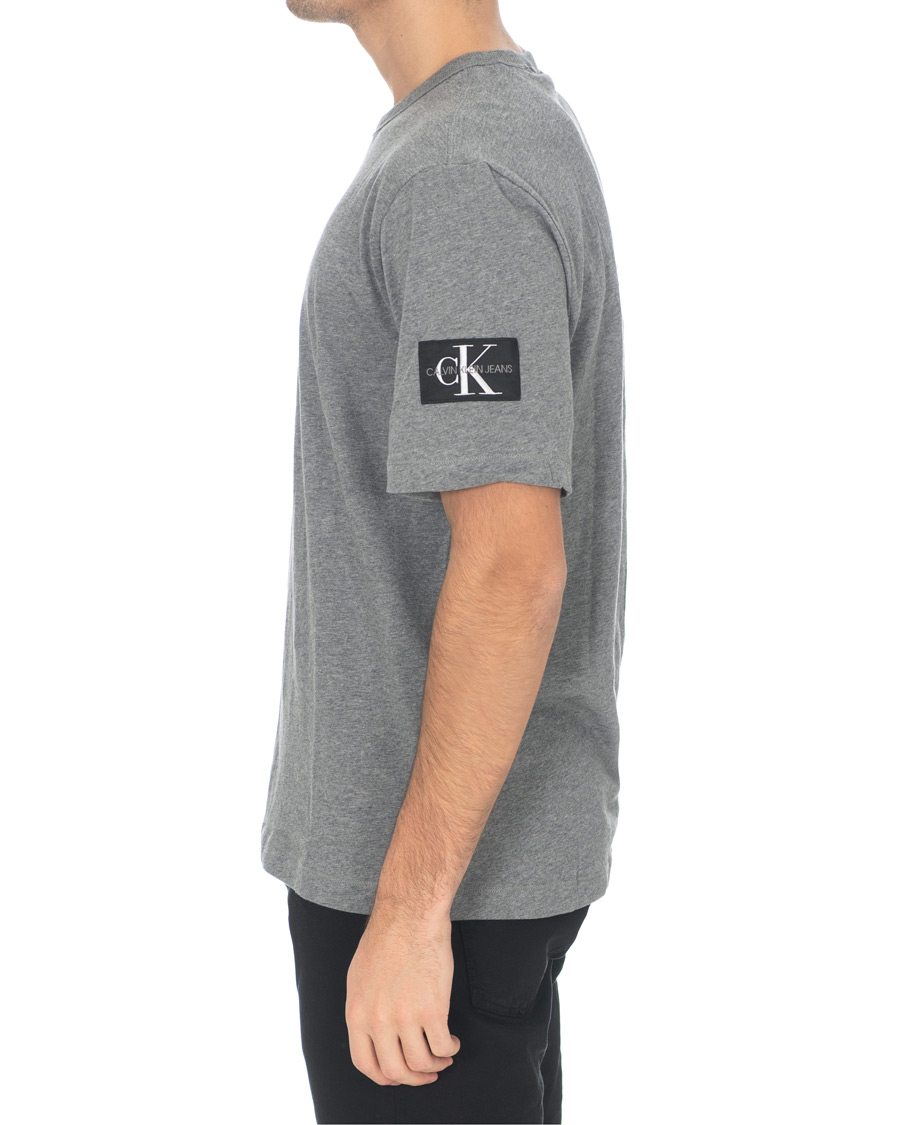 Homme | T-shirts | Calvin Klein Jeans | Monogram Sleeve Badge Tee Mid Grey Heather