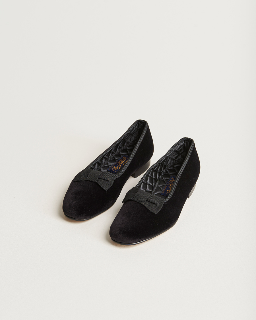 Heren | Bowhill & Elliott Opera Velvet Bow Pumps Black | Bowhill & Elliott | Opera Velvet Bow Pumps Black