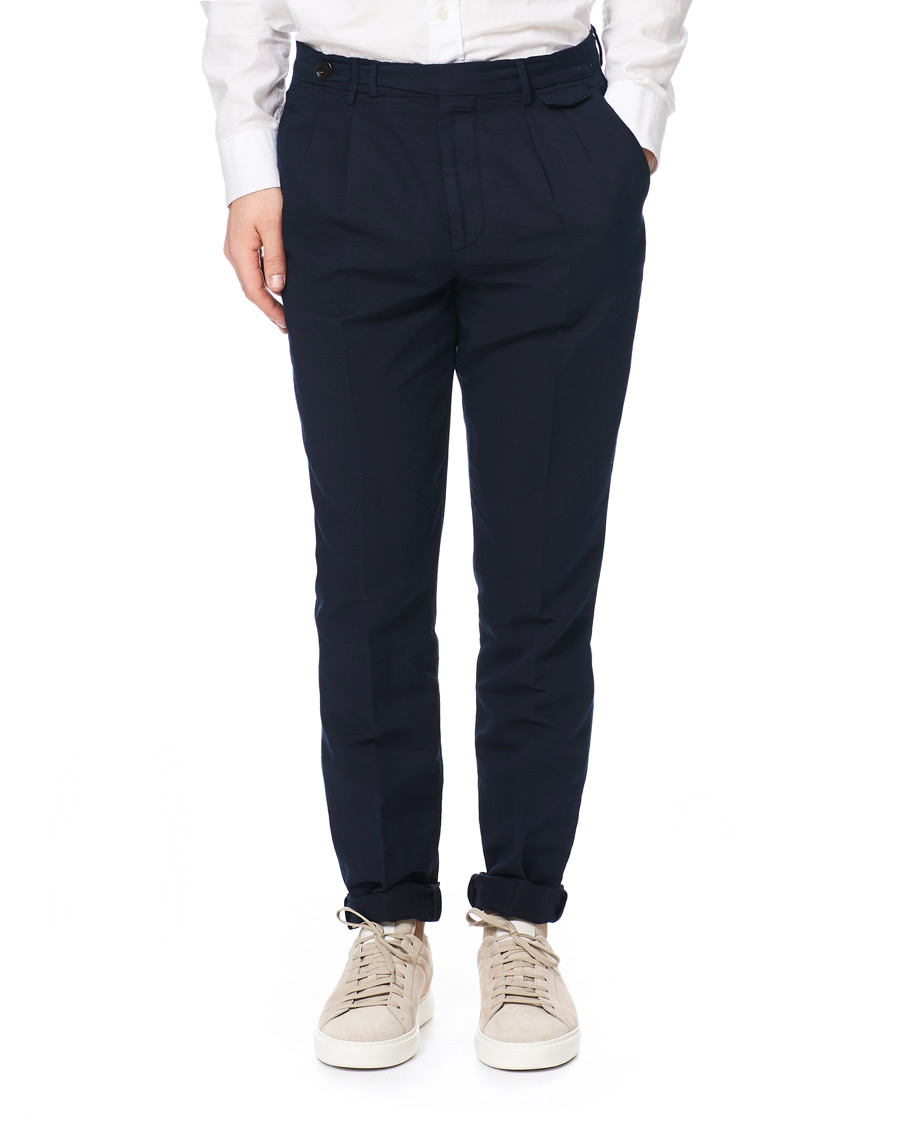 Heren | Broeken | Brunello Cucinelli | Slim Fit Cotton/linen Pleated Trousers Navy