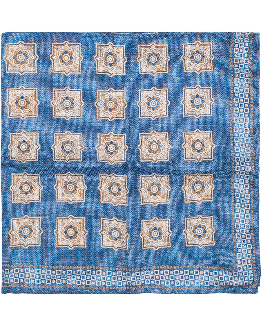 Homme | Brunello Cucinelli Medallion Print Pocket Square Blue/Brown | Brunello Cucinelli | Medallion Print Pocket Square Blue/Brown