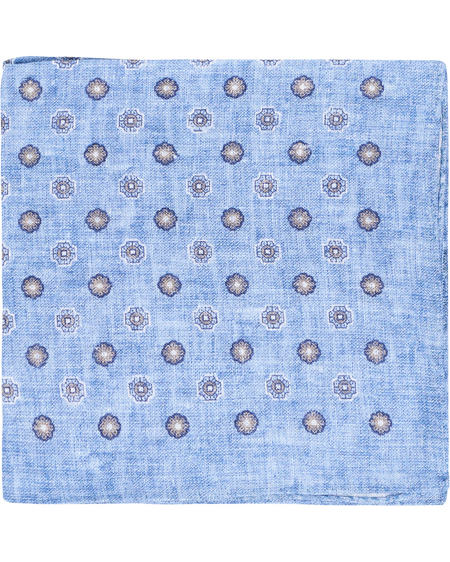 Homme | Amanda Christensen Linen Medallion Pocket Square Sky Blue | Amanda Christensen | Linen Medallion Pocket Square Sky Blue