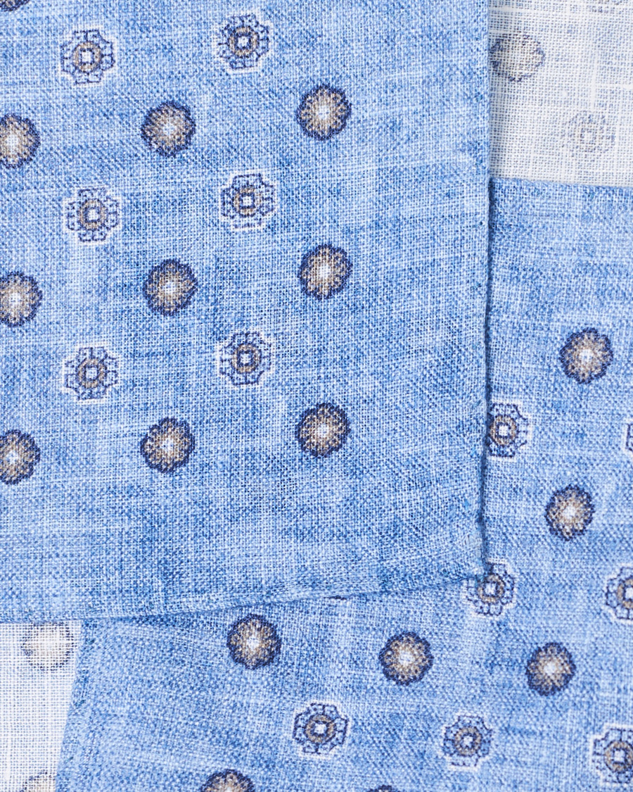 Homme | Amanda Christensen Linen Medallion Pocket Square Sky Blue | Amanda Christensen | Linen Medallion Pocket Square Sky Blue