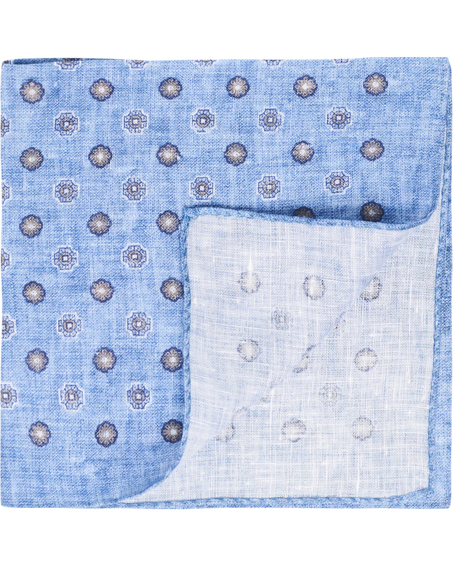 Homme | Amanda Christensen Linen Medallion Pocket Square Sky Blue | Amanda Christensen | Linen Medallion Pocket Square Sky Blue