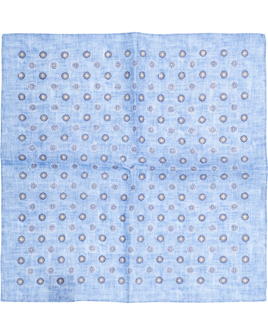 Homme | Amanda Christensen Linen Medallion Pocket Square Sky Blue | Amanda Christensen | Linen Medallion Pocket Square Sky Blue