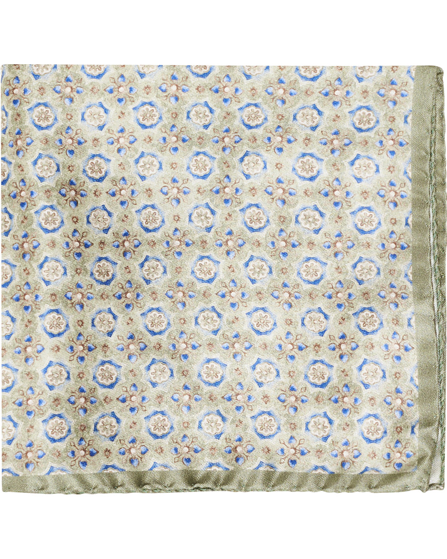 Homme | Amanda Christensen Silk Medallion Pocket Square Olive | Amanda Christensen | Silk Medallion Pocket Square Olive