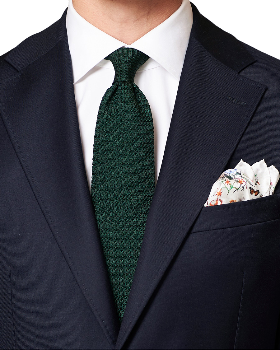 Homme | Amanda Christensen Silk Twill Printed Pocket Square White | Amanda Christensen | Silk Twill Printed Pocket Square White