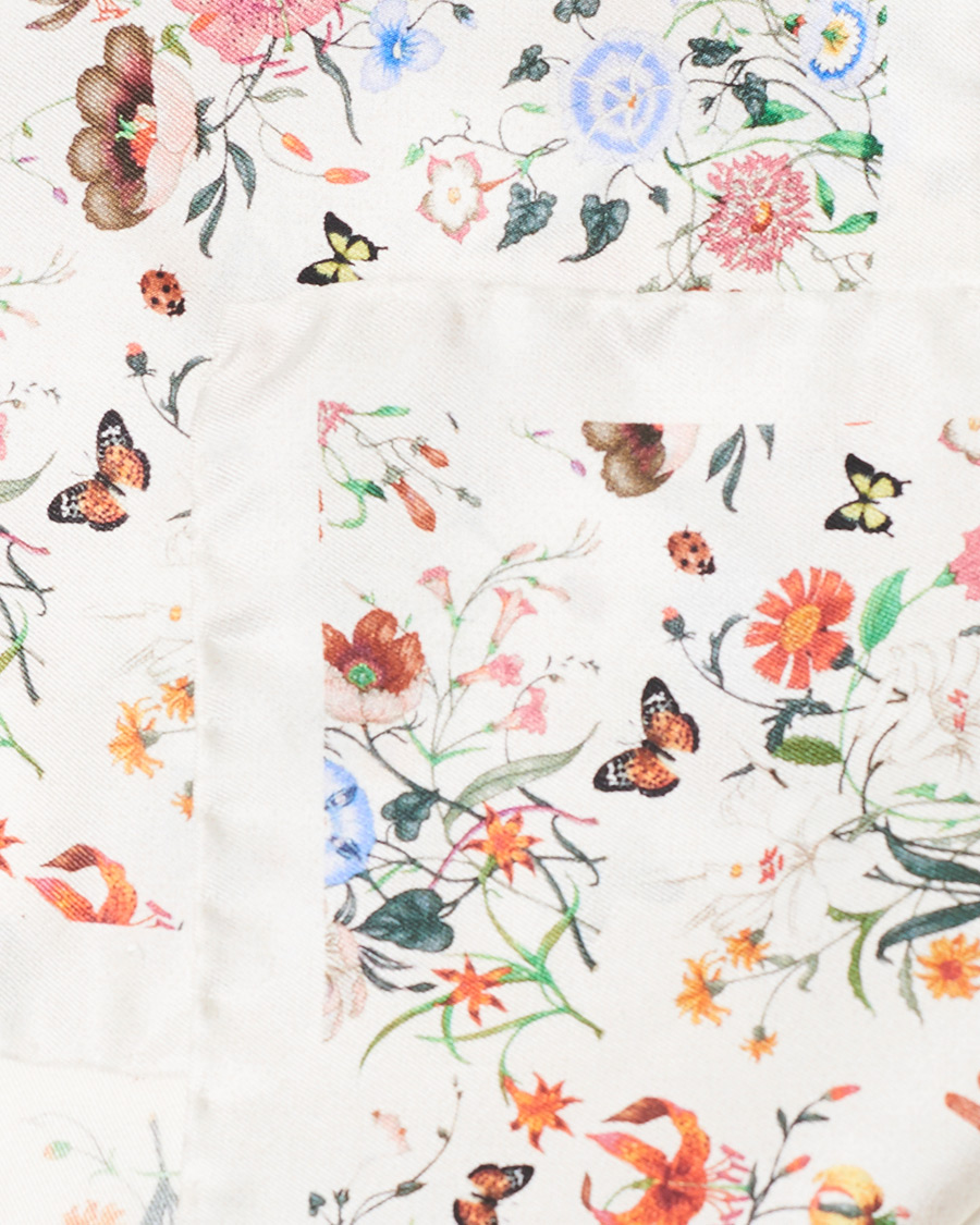 Homme | Amanda Christensen Silk Twill Printed Pocket Square White | Amanda Christensen | Silk Twill Printed Pocket Square White
