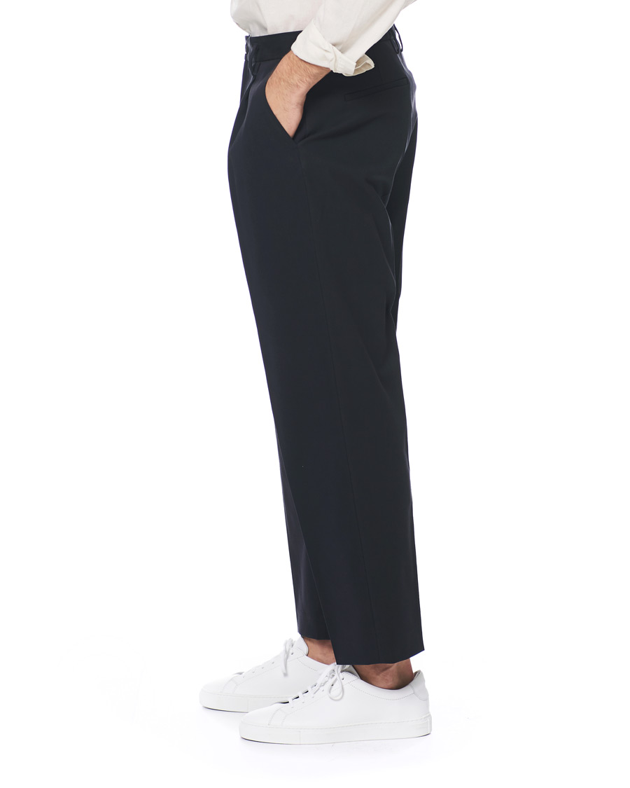 Homme | Pantalons | Filippa K | Samson Loose Fit Pleated Cotton Trousers Navy