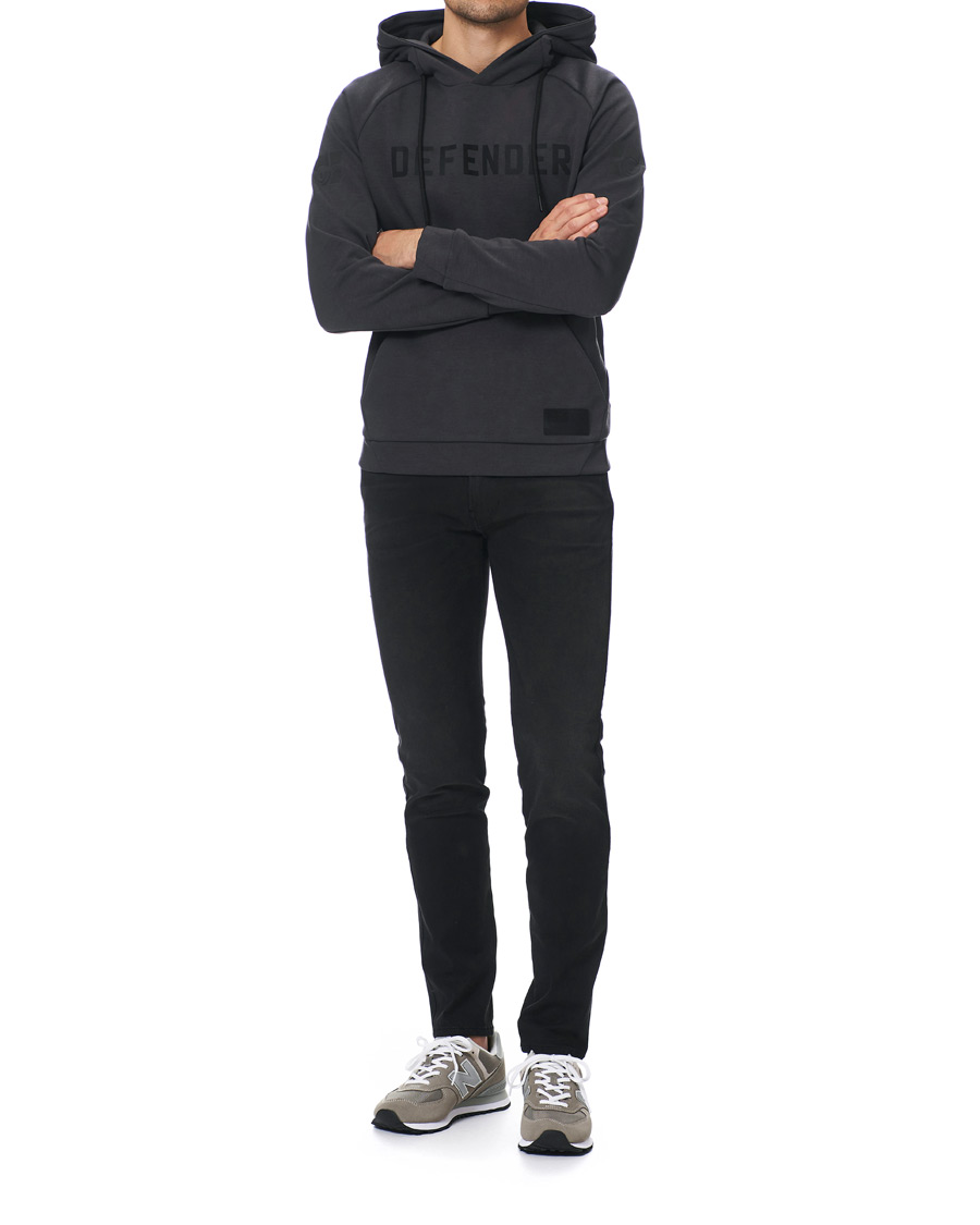 Heren | Truien | Sail Racing | Defender Tech Hoodie Phantom Grey
